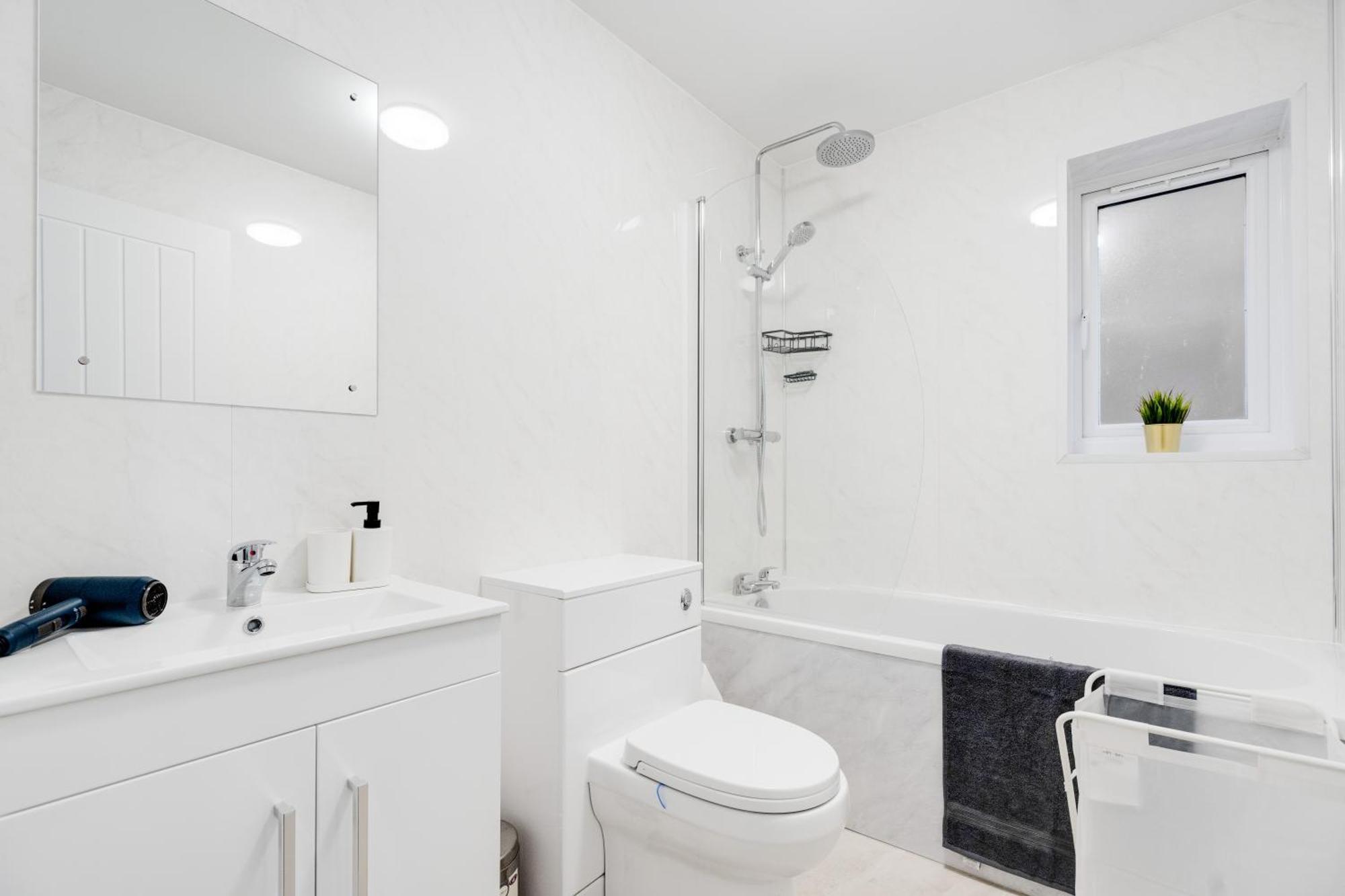 Holiday home Dazzling & Modern 4bd - Coop Live - Etihad - Parking *