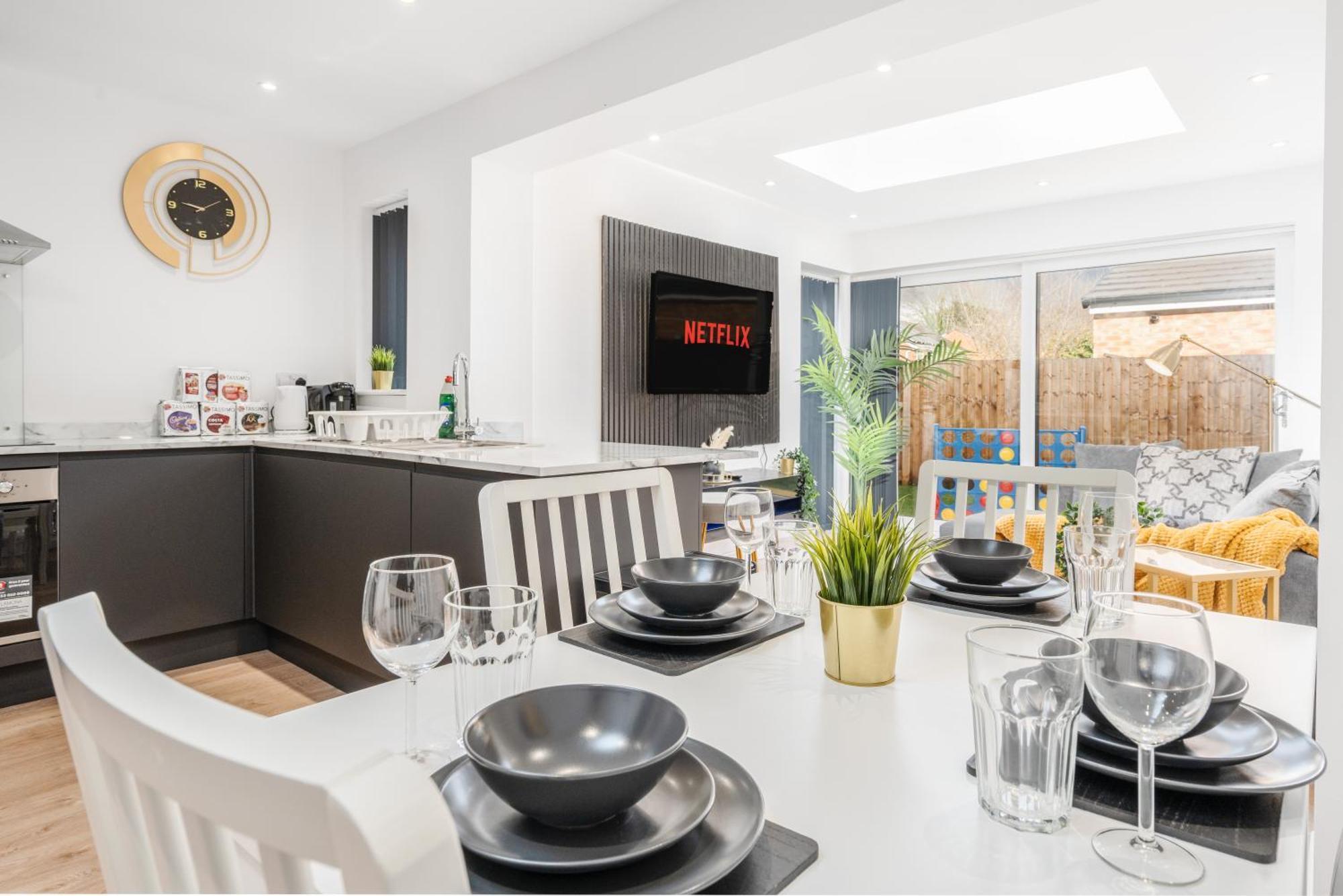 Dazzling & Modern 4bd - Coop Live - Etihad - Parking * Manchester