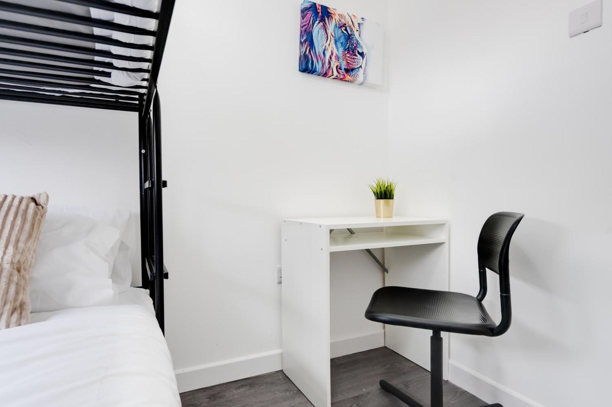 Dazzling & Modern 4bd - Coop Live - Etihad - Parking * Manchester