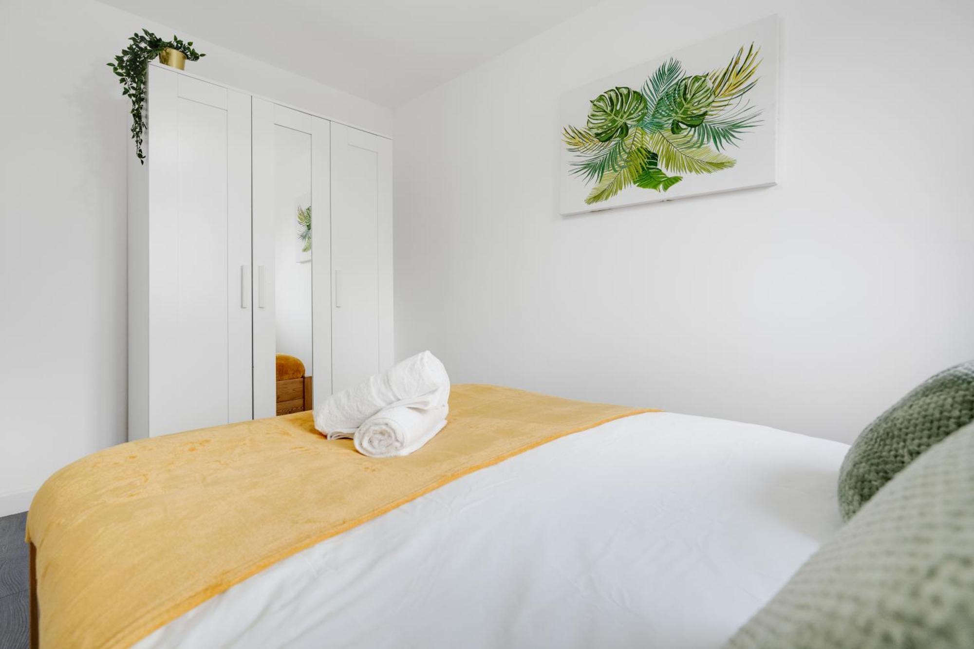 Holiday home Dazzling & Modern 4bd - Coop Live - Etihad - Parking *