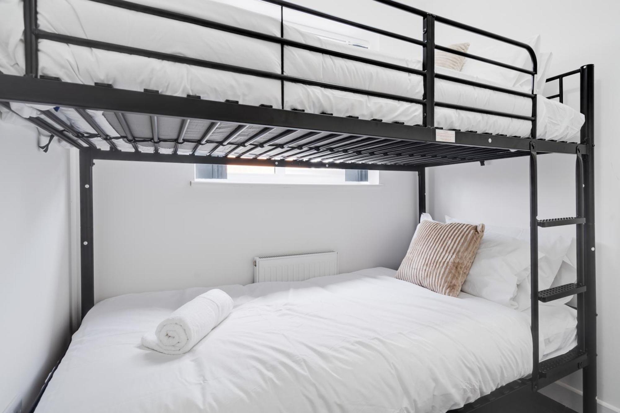 Holiday home Dazzling & Modern 4bd - Coop Live - Etihad - Parking